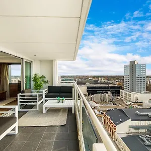  Apartment View With Free Valet Parking